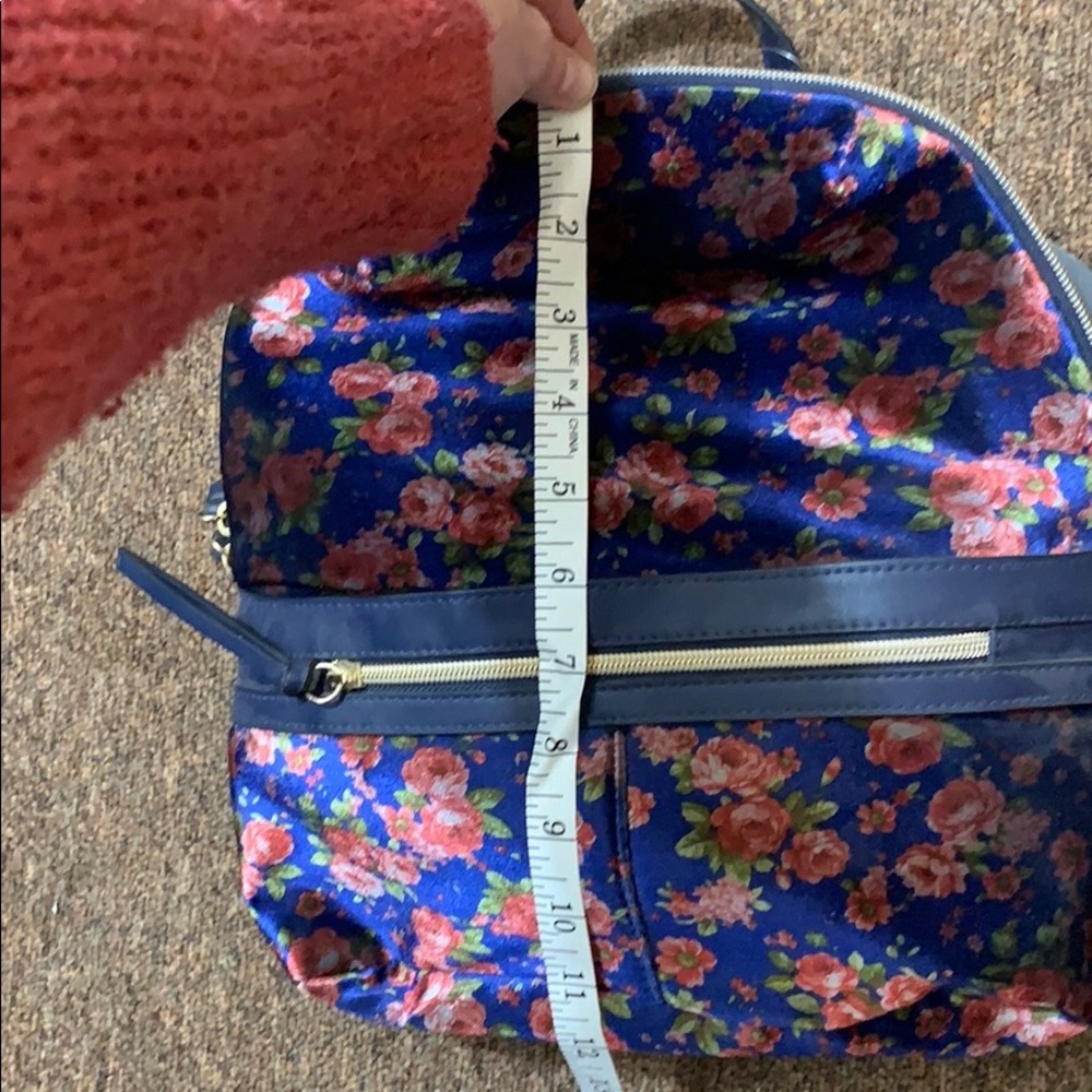 Floral Backpack - Picture 7 of 8
